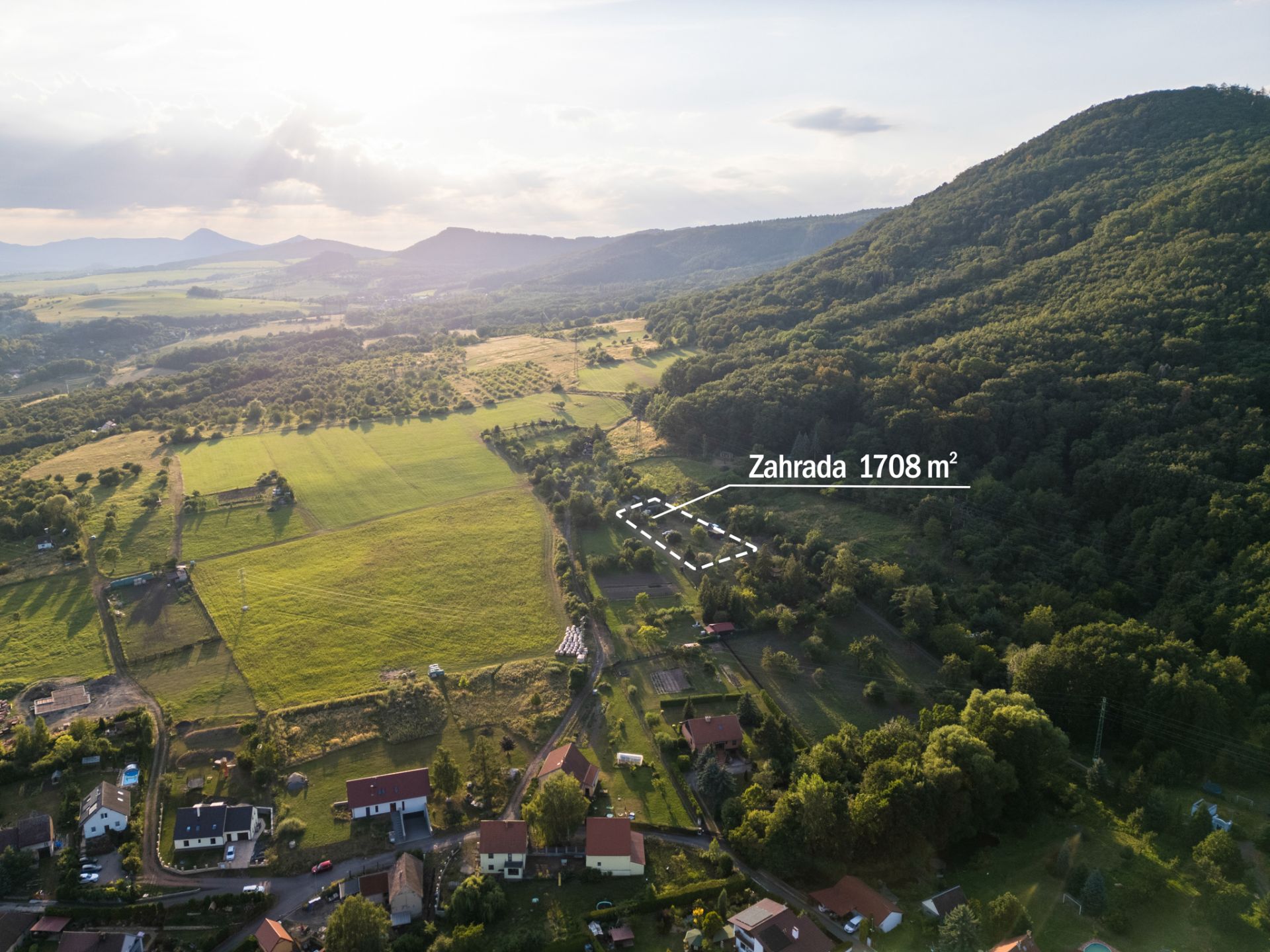 Relaxace na zahradě v Českém středohoří